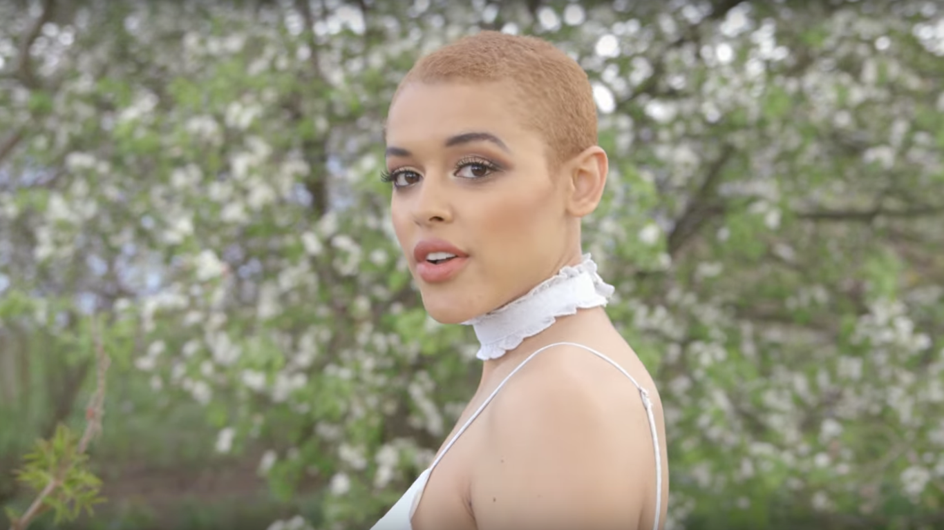 Fall in love with Canadian folk singer/songwriter Jordan Alexander in